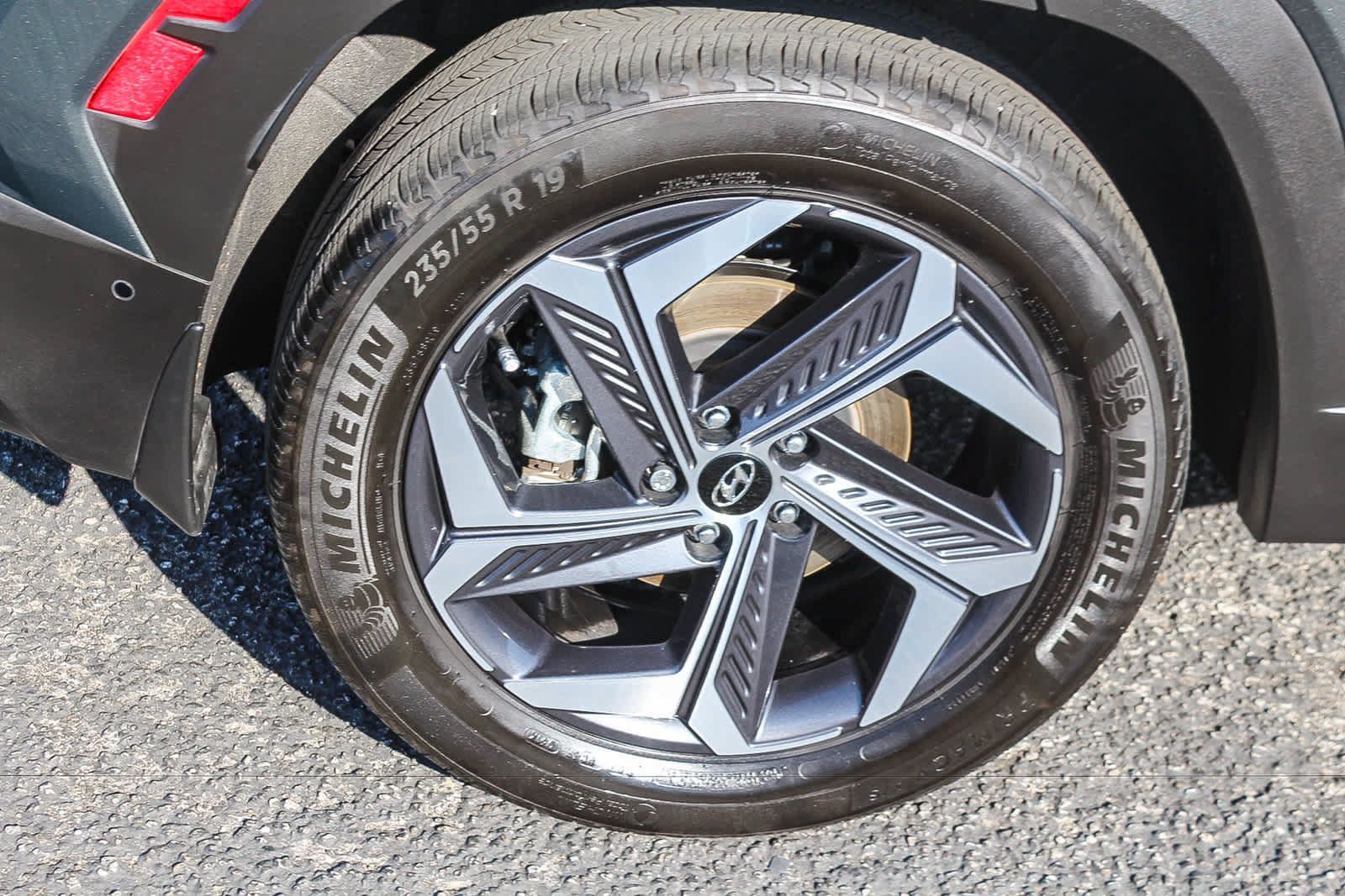 Certified 2024 Hyundai Tucson Limited AWD/4WD image 11