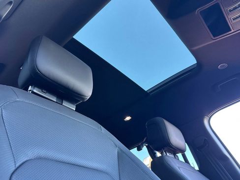 New 2026 Land Rover Defender 130 X-Dynamic SE AWD/4WD image 13