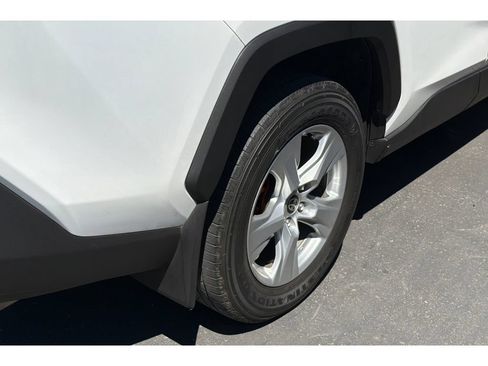 Used 2020 Toyota RAV4 XLE w/ Carpet Mat Package FWD image 4