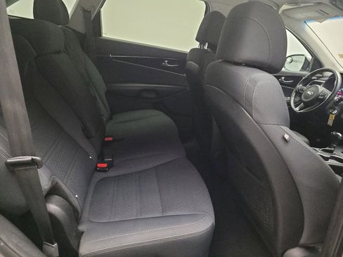 Used 2017 Kia Sorento AWD w/ LX Convenience Package image 19
