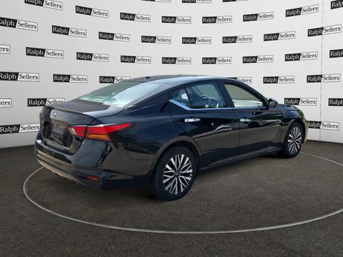 Used 2025 Nissan Altima 2.5 SV FWD image 6