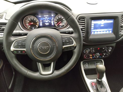 Used 2018 Jeep Compass Sport w/ Tech Group FWD image 22