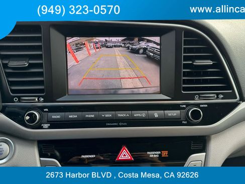 Used 2018 Hyundai Elantra Limited image 12