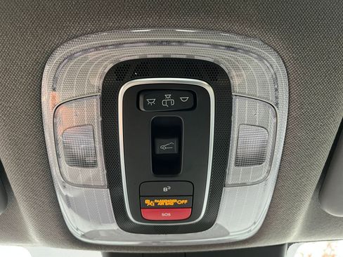 Used 2025 Hyundai Elantra SEL image 23