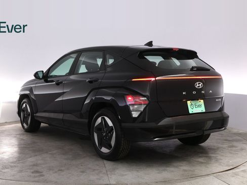 Used 2024 Hyundai Kona SE FWD image 17