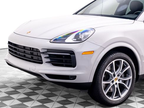 Used 2023 Porsche Cayenne AWD/4WD image 39