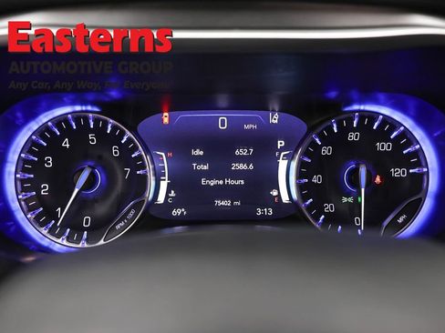 Used 2023 Chrysler Pacifica Touring-L FWD image 18