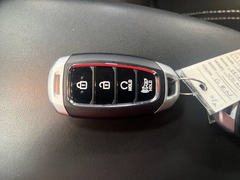 Used 2024 Hyundai Venue SEL FWD image 31