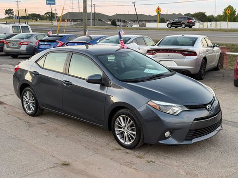 Used 2015 Toyota Corolla LE FWD image 3