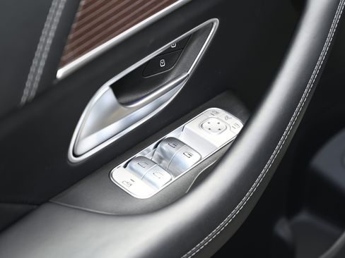 Used 2023 Mercedes-Benz Maybach GLS 600 4MATIC image 19