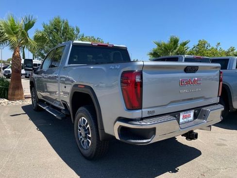 New 2026 GMC Sierra 2500 SLT w/ SLT Convenience Package AWD/4WD image 9