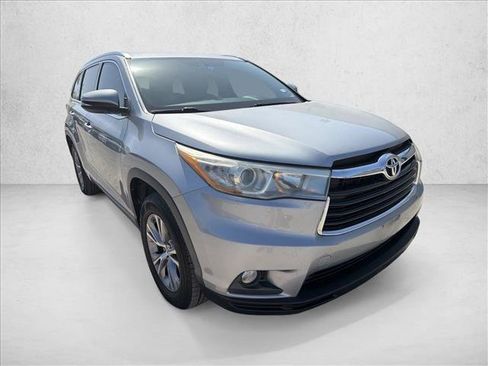 Used 2015 Toyota Highlander XLE FWD image 7