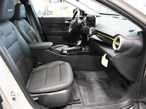 New 2026 Chevrolet Trax ACTIV w/ Sunroof Package FWD image 10