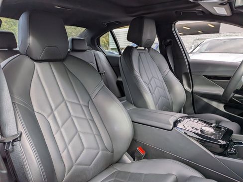 Used 2025 BMW 530i RWD image 17
