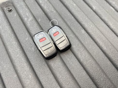 Used 2024 Toyota Tacoma TRD Off-Road AWD/4WD image 81