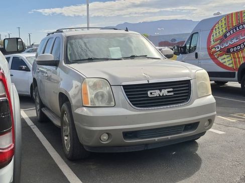 Used 2008 GMC Yukon SLT w/ SLT Preferred Equipment Group image 3