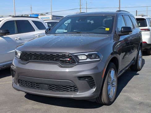 Certified 2024 Dodge Durango GT image 3