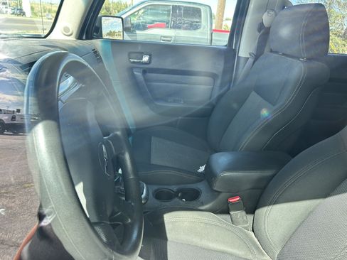 Used 2006 HUMMER H3 AWD/4WD image 9