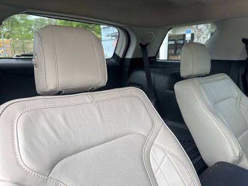 Used 2019 Ford Explorer Platinum AWD/4WD image 14