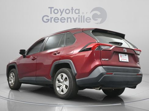 Used 2021 Toyota RAV4 LE image 9