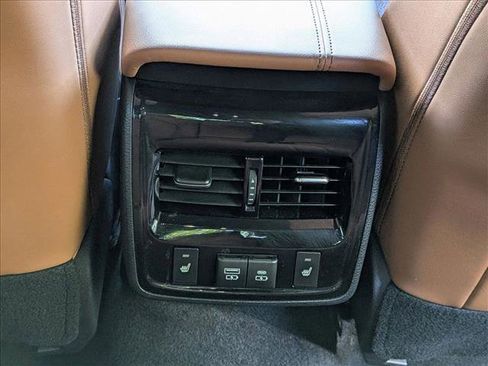 Used 2021 Toyota Avalon Limited w/ Advanced Safety Package FWD image 18