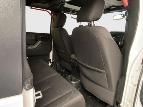 Used 2018 Jeep Wrangler Unlimited Sport S AWD/4WD image 11