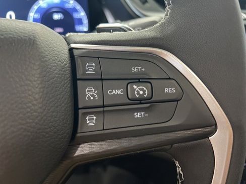 New 2025 Jeep Grand Cherokee Laredo X w/ Luxury Tech Group I image 13