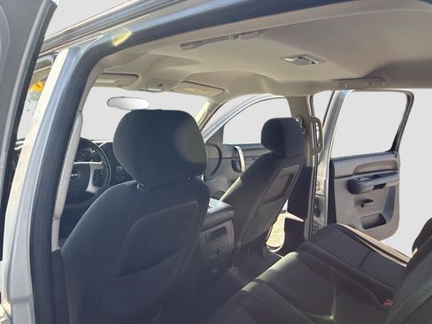 Used 2010 GMC Sierra 2500 SLE w/ SLE Preferred Package image 6