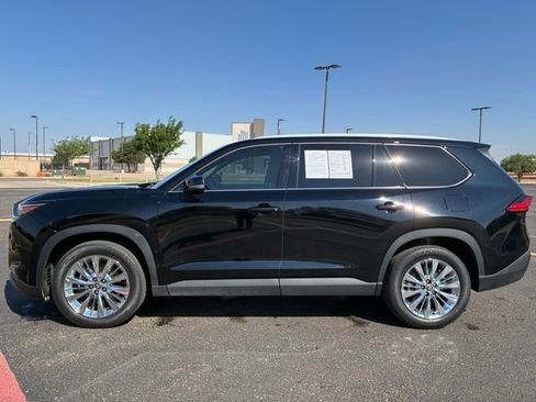 Used 2024 Toyota Grand Highlander AWD image 3
