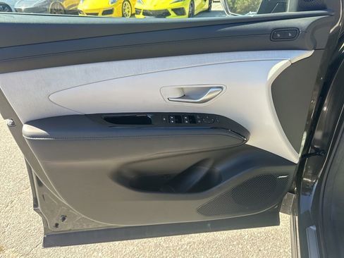 Used 2025 Hyundai Tucson Limited image 27