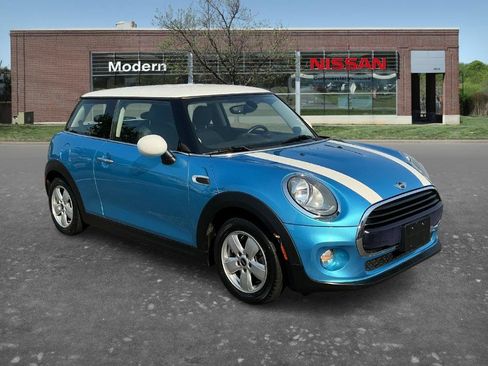 Used 2017 MINI Cooper 2-Door Hardtop FWD image 5