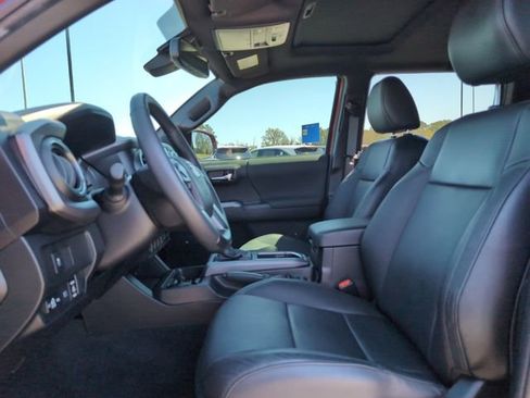 Used 2023 Toyota Tacoma TRD Sport w/ TRD Premium Sport Package image 13