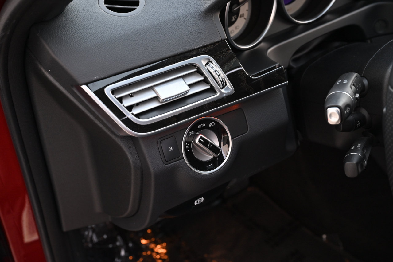 Used 2014 Mercedes-Benz E 350 4MATIC Wagon image 28