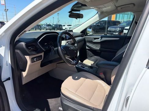 Used 2022 Ford Escape SEL image 18