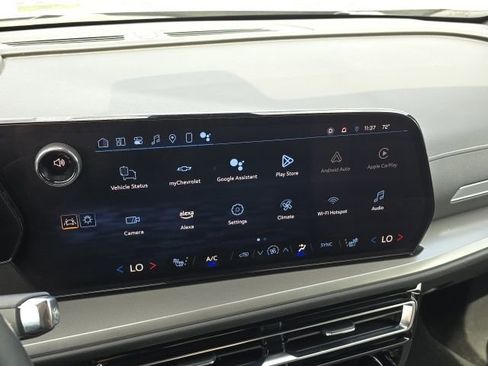 Used 2024 Chevrolet Traverse LT FWD image 29