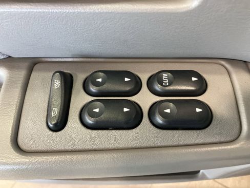 Used 2000 Ford Taurus SES image 16