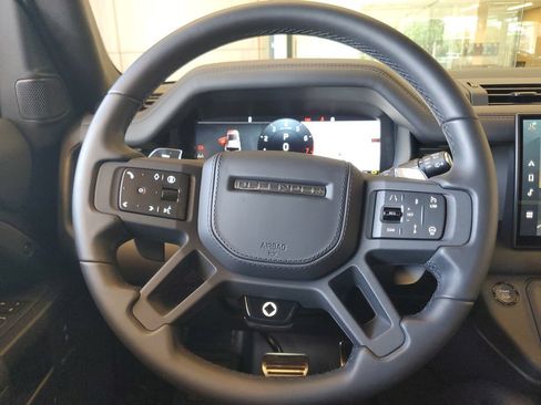 Certified 2025 Land Rover Defender 110 AWD/4WD image 30