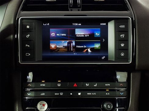 Used 2017 Jaguar F-PACE Prestige image 25