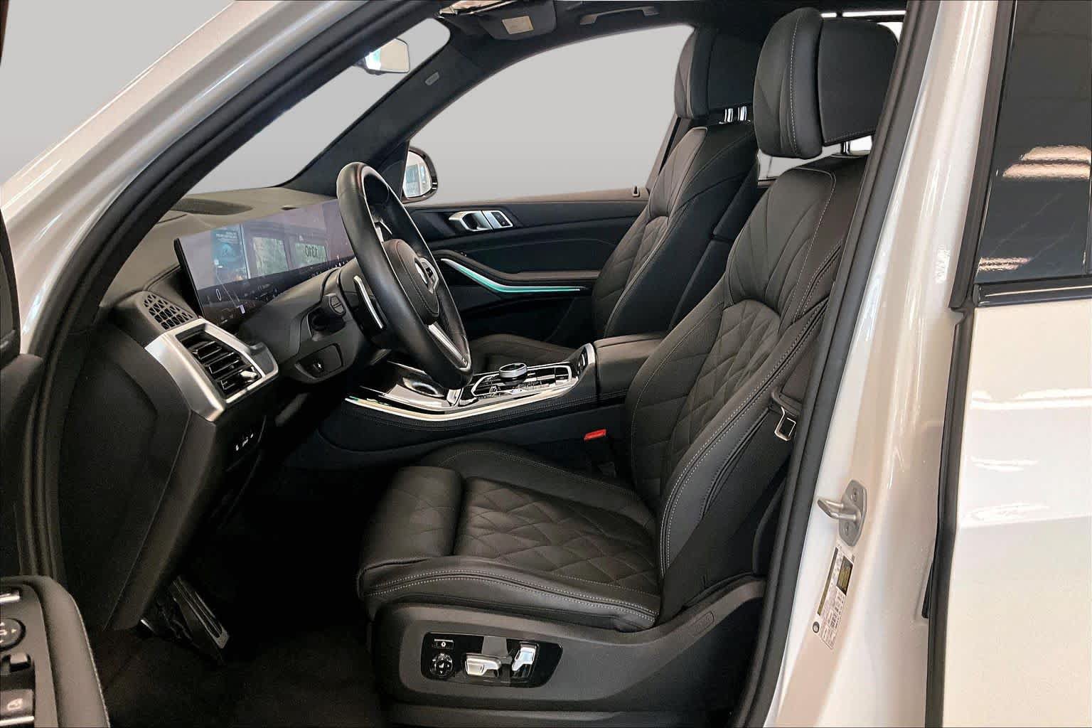 Used 2025 BMW X5 sDrive40i w/ Executive Package RWD image 7