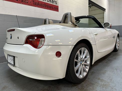 Used 2007 BMW Z4 3.0i RWD image 3