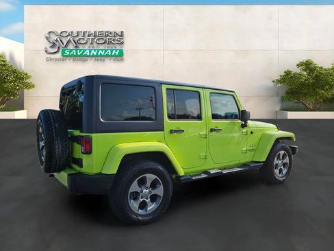 Used 2016 Jeep Wrangler Unlimited Sahara w/ Connectivity Group AWD/4WD image 5