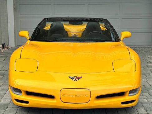 Used 2004 Chevrolet Corvette Convertible w/ Preferred Equipment Group RWD image 26