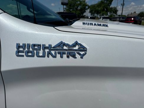 Used 2024 Chevrolet Silverado 1500 High Country AWD/4WD image 4