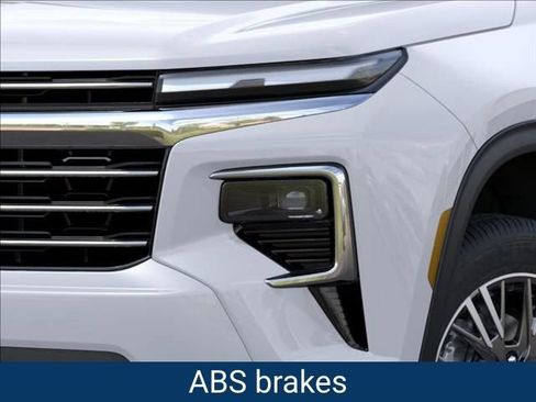 New 2027 Chevrolet Traverse LT w/ Driver Confidence Package FWD image 11