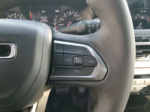 Used 2023 Jeep Compass Latitude AWD/4WD image 28