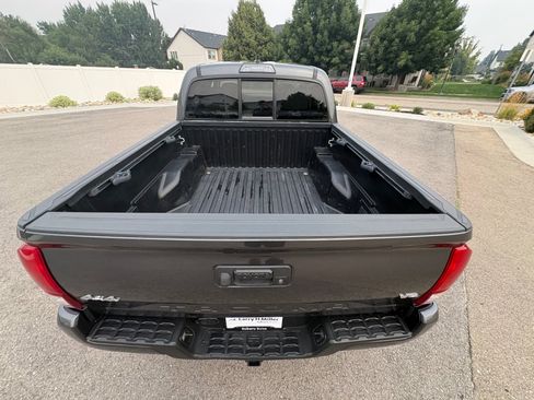 Used 2019 Toyota Tacoma SR AWD/4WD image 34