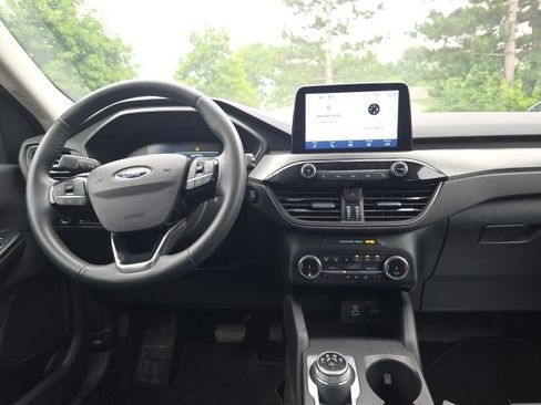 Used 2023 Ford Escape Active AWD/4WD image 2