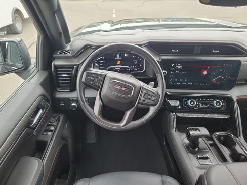 Used 2023 GMC Sierra 1500 AT4 w/ Technology Package AWD/4WD image 10