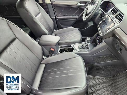 Used 2022 Volkswagen Tiguan SE FWD image 21