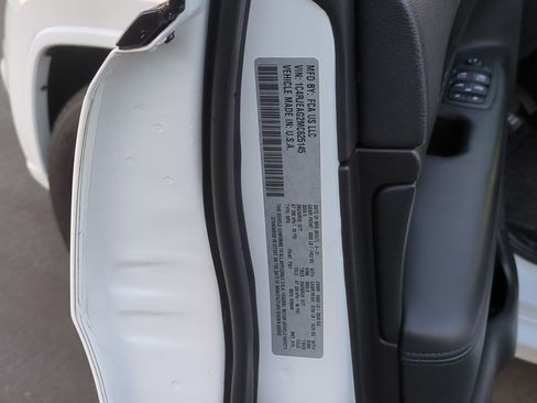 Used 2021 Jeep Grand Cherokee Laredo X image 28